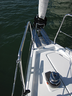 Beneteau41.1bow