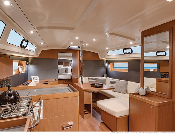 Beneteau41.1saloon