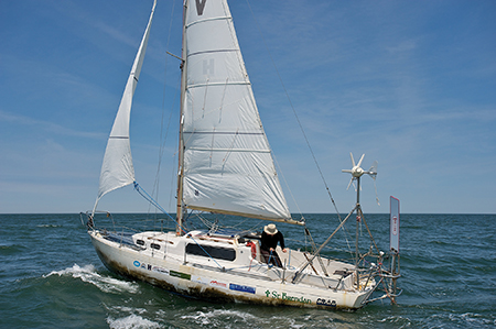 pocket cruiser sailboat blue water