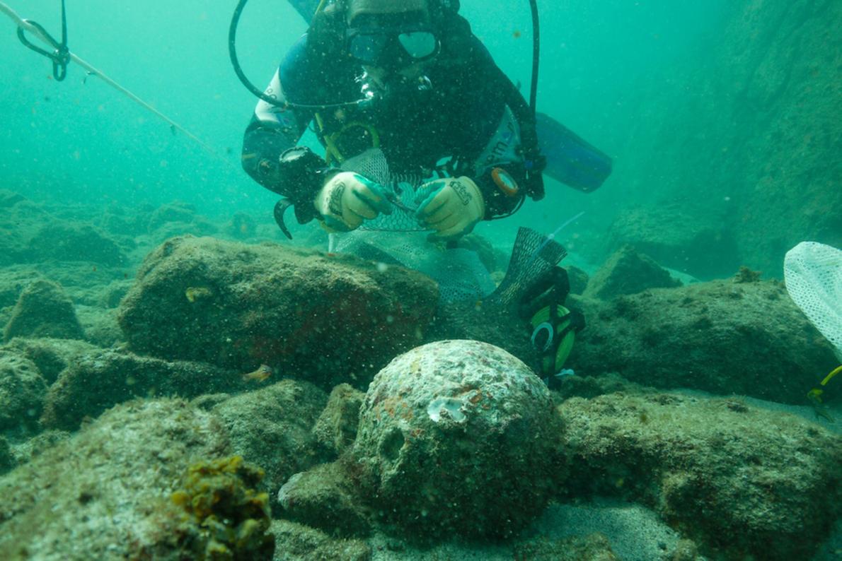 Shipwreck Discovered From Explorer Vasco Da Gama S Fleet Cruising Compass