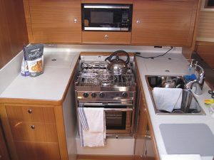 catalina-425-galley