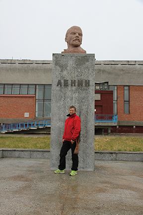 The author in front of the northernmost stature of Lenin